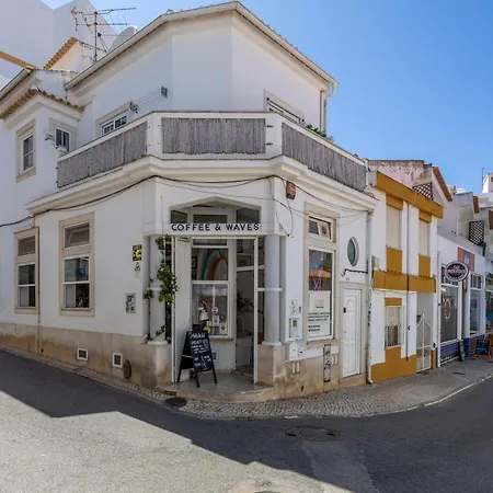 Apartman Above Coffee And Waves