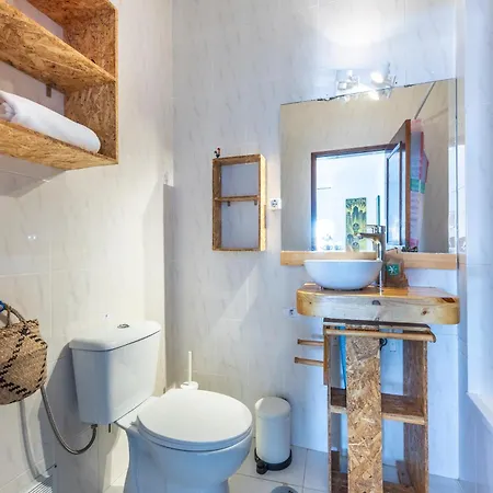 Apartament Above Coffee And Waves *