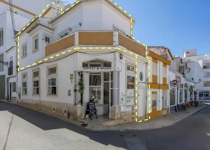 Above Coffee And Waves 라고스