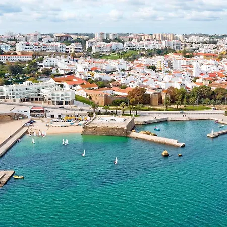 Above Coffee And Waves Apartment *