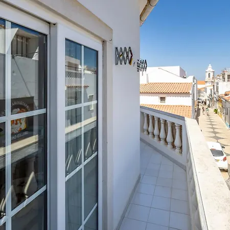 Apartment Above Coffee And Waves