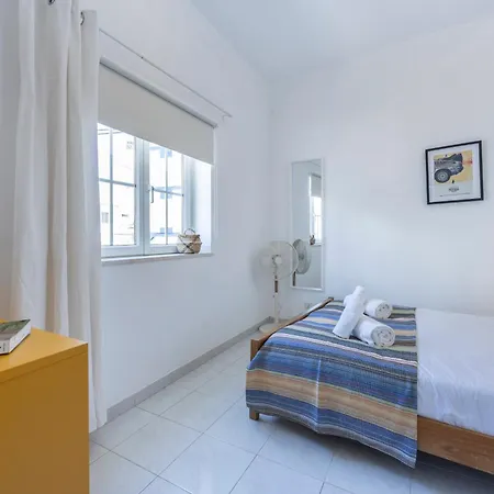 Above Coffee And Waves Daire