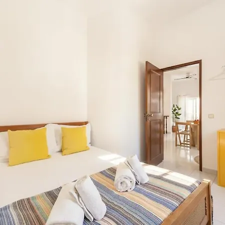 Apartman Above Coffee And Waves Lagos